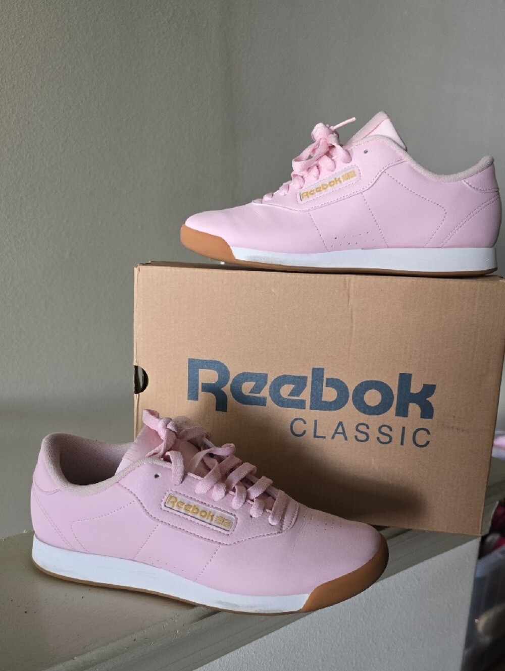 Reebok Pink Classic Low-Top Sneakers - Picture 2 of 16